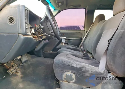 2000 Chevrolet Silverado C1500 z USA, uszkodzony, nr VIN 2GCEC19T0Y1281586